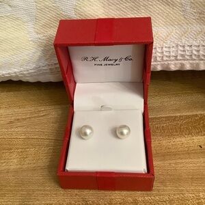 R H Macy & Co Fine Jewelry PEARL Opaque Earrings Studs 14k Gold 8-MM New In Box 